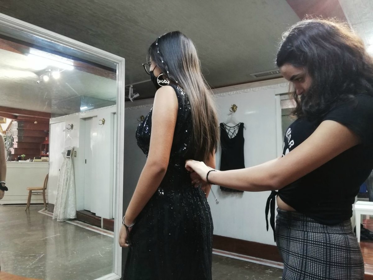 Las tiendas departamentales sólo pueden permitir el 30% de la capacidad (Foto: Milenio)