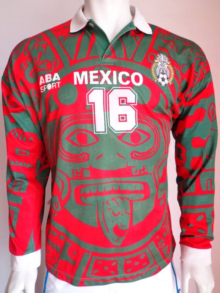 MUNDIAL FRANCIA 1998: este es un claro ejemplo de que las terceras equipaciones no siempre son tan buenas, este jersey no tenía nada de elegancia, los
