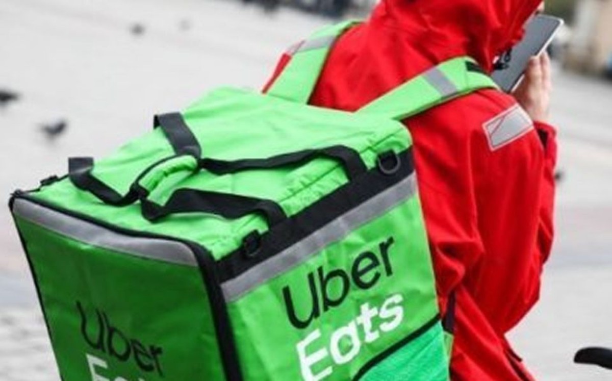 Los repartidores de aplicaciones como Uber Eats y DiDi harán paro el próximo 8 de octubre. Foto: AFP
