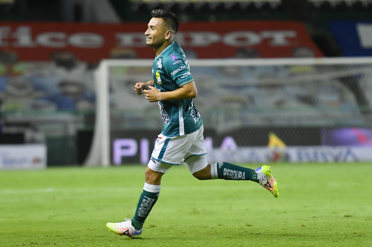 Jean Meneses colaboró en el triunfo de León.   (Foto: Imago7)