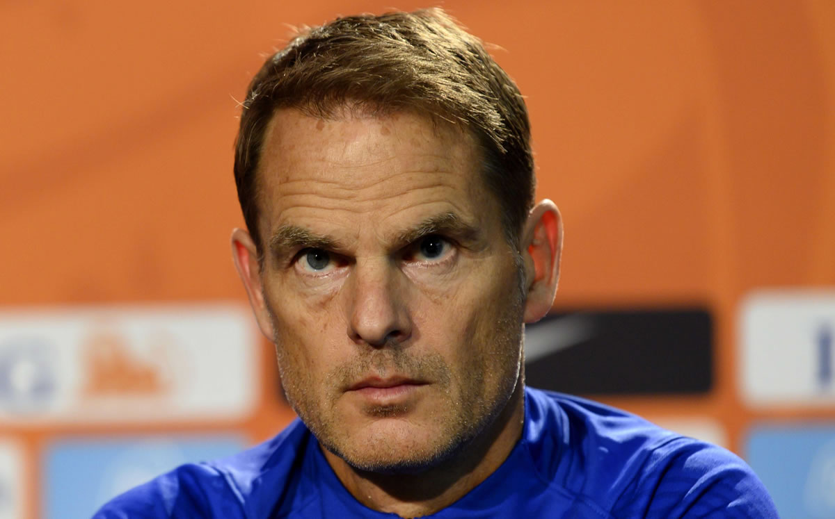 Frank de Boer piensa más en los duelos ante Italia y Bosnia y Hezegovina. (Foto: EFE)