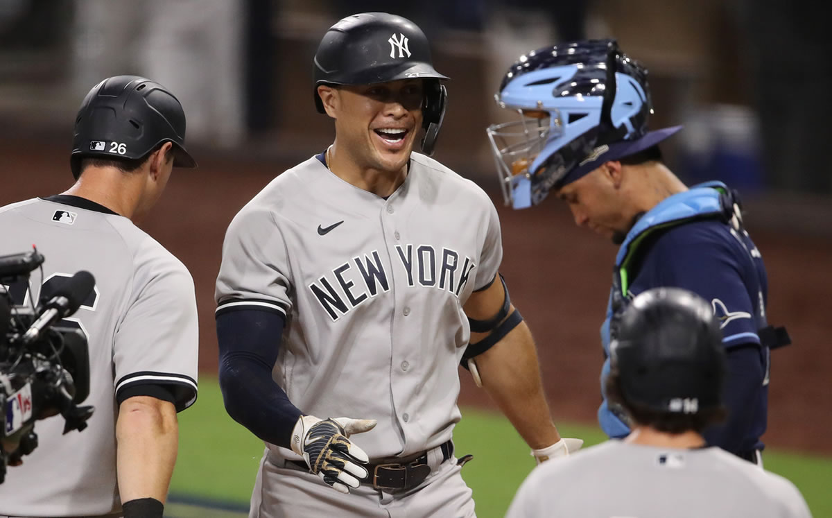 Stanton pegó tablazo de cuatro esquinas (AFP)