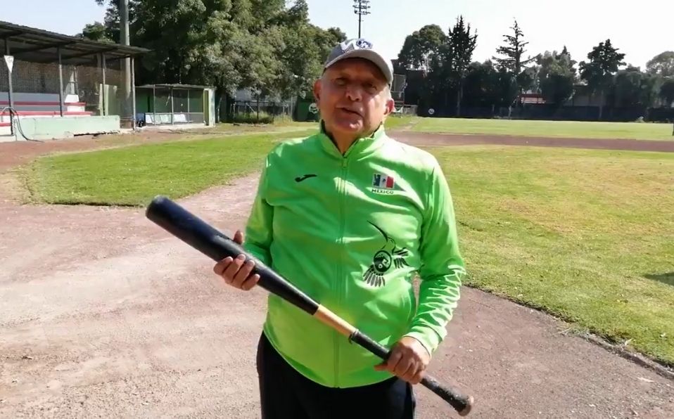 López Obrador estaba entrenando antes de dar sus pronósticos. (Foto: Captura de pantalla)