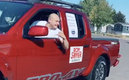El tiktoker cholo recibió una camioneta de regalo.