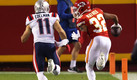 Tyrann Mathieu devolvió una intercepción para touchdown en el Chiefs-Patriots. (AFP)