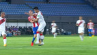 Jorge Almirón casi es noqueado por zambrano en el Paraguay vs Perú