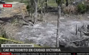 El meteorito cayó en Ciudad Victoria, acudió Protección Civil. (Foto: captura de video de Milenio)