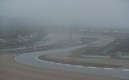 Debido a las nubes bajas y a la bruma en el circuito alemán de Nürburgring, los ensayos del GP de Eifel fueron anulados. Foto: AFP