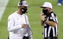 Las Asociación de Árbitros de la NFL presentó una queja contra el personal que no use el cubrebocas. Foto: AFP