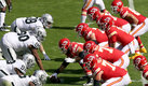 Los casos de coronavirus en la NFL han obligado a múltiples cambios sobre la marcha en los calendarios. (AFP)