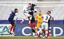 Cristiano Ronaldo buscó el arco, pero no lo encontró. (Foto: AFP)