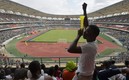 Un estadio en Costa de Marfil celebra el futbol. En México han venido 20 jugadores de África. Foto: AFP