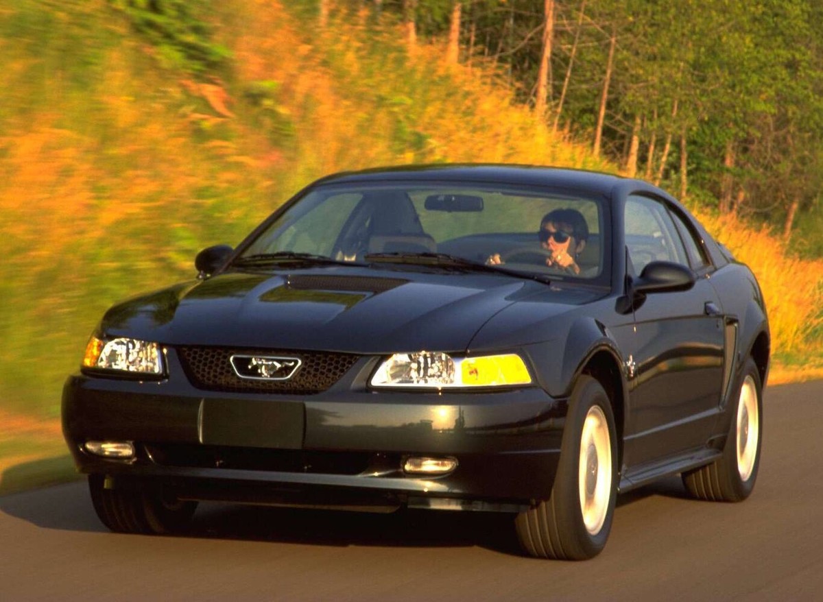Ford Mustang 2000: $35,000. De venta en Mercado Libre.