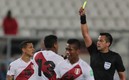 Julio Bascuñán generó mucha polémica con sus decisiones en el partido Perú-Brasil