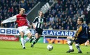 Dennis Bergkamp fichó con el Arsenal donde hizo una gran carrera. Foto: AFP