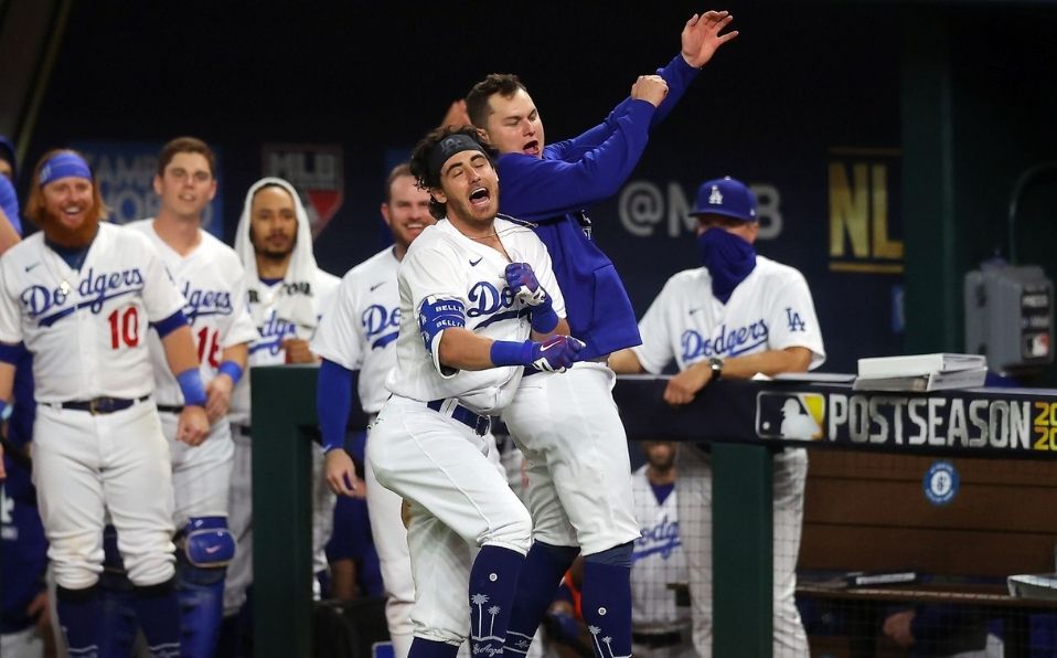 Bellinger pegó el batazo que le dio el triunfo a Dodgers. (Foto: MLB.com)