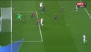 Barcelona recibe 'ayuda' y le anulan gol al Ferencváros y luego se salva con el poste
