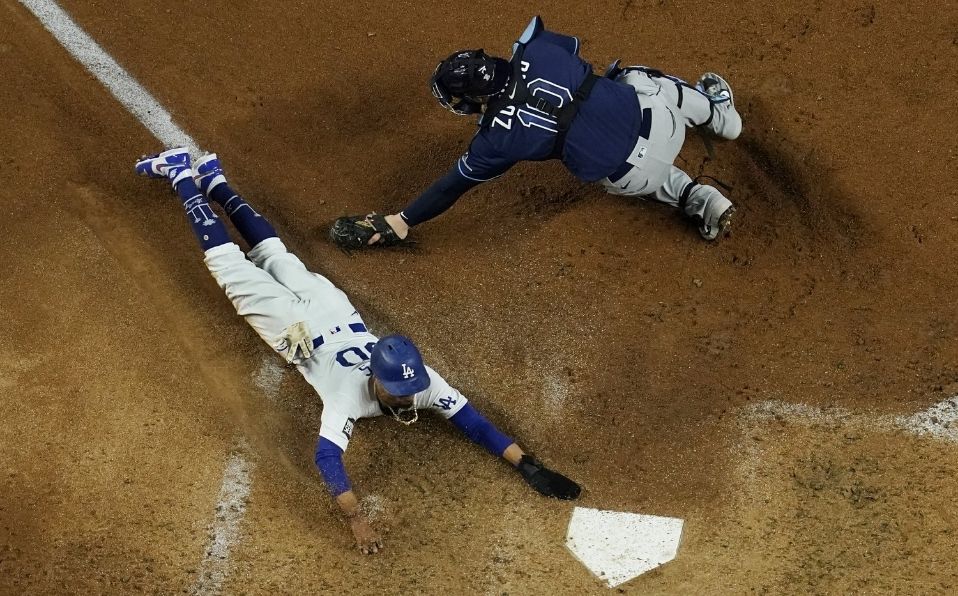 Betts se ha convertido en bujía de los Dodgers en su primera temporada. (Foto: AP)