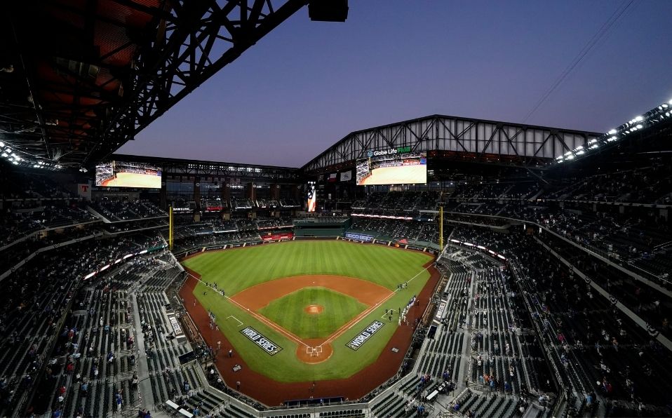 El Globe Life Field, la nueva casa de los Texas Rangers, se inauguró este 2020. (Foto: @MLB)
