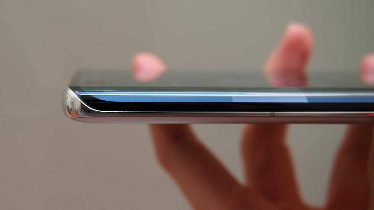 Los Mate 40 Pro y Mate 40 Pro+ retoman la pantalla con curvas laterales de 88 grados.