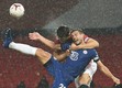 La imagen justo en el momento que Maguire le comete tremendo penal a Azpilicueta que no marcaron. Foto: AFP