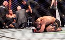 Khabib Nurmagomedov rompió en llanto tras conseguis su última victoria en la UFC. FOTO: @ufc