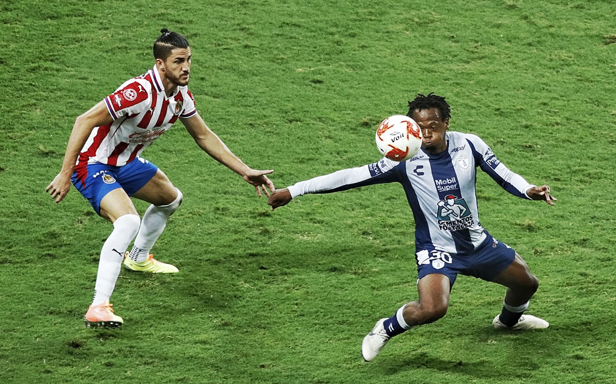 Chivas y Pachuca tienen un sitio en la postemporada de la Liga MX. (Foto: Imago7)