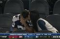 Fan de los Dallas Cowboys llora por derrota y su novia lo consuela con tierno beso