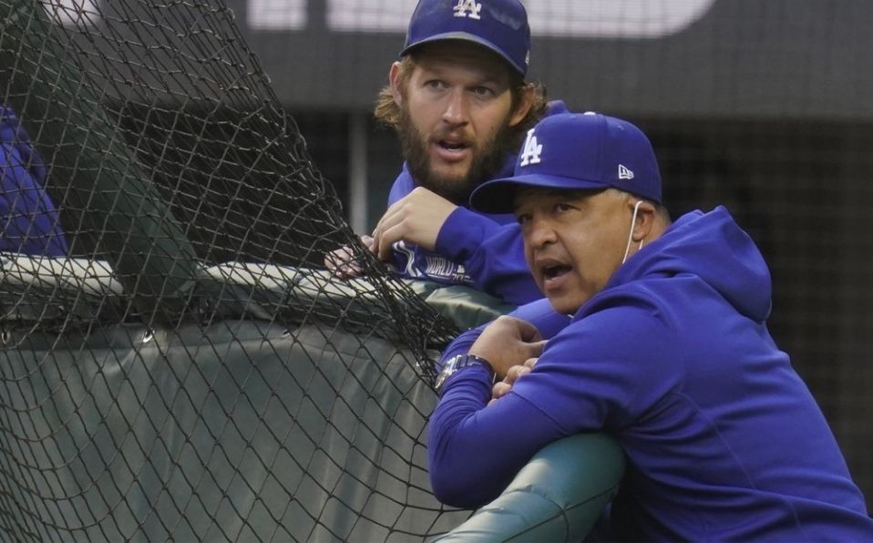 Roberts está en su quinta temporada dirigiendo a los Dodgers. (Foto: AP)
