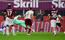 Jordan Veretout cobró el penalti en una jugada llena de polémica. Foto: AFP