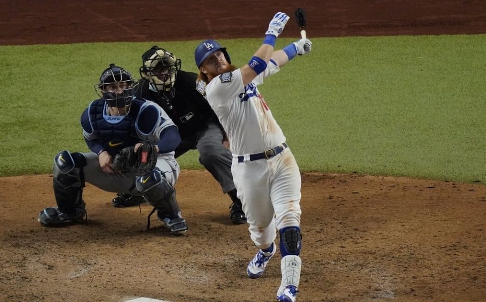 Turner estuvo jugando el partido hasta que se dio a conocer el resultado de la prueba. (Foto: AP)