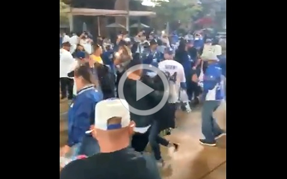 [VIDEOS] Fans de Dodgers bailan 'La Chona' en la Serie Mundial