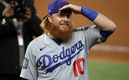 Justin Turner no había logrado conectar de imparable en el partido. (Foto: AP)