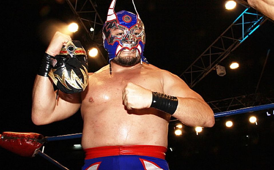 Averno, quien debutó en el CMLL y después en AAA formó los OGT'S.