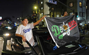 La afición de Dodgers salió a festejar a las calles. (Foto: AP)
