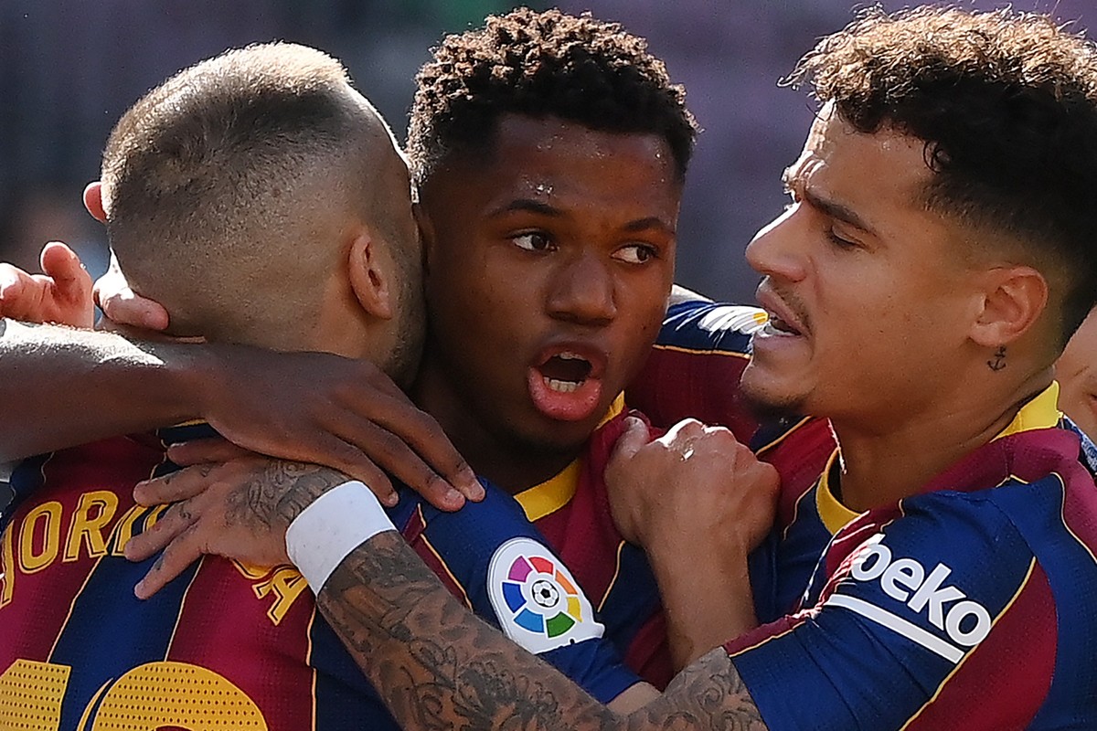 Ansu Fati sigue mostrando que es un crack dentro como fuera del campo. Foto: AFP