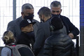Maradona estuvo en la cancha de El Bosque para ver el triunfo de Gimnasia ante Patronato (AFP)