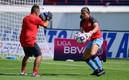 La portera Sandra Lozano tuvo que abandonar el duelo frente al Atlas en la Liga femenil. Foto: Imago7