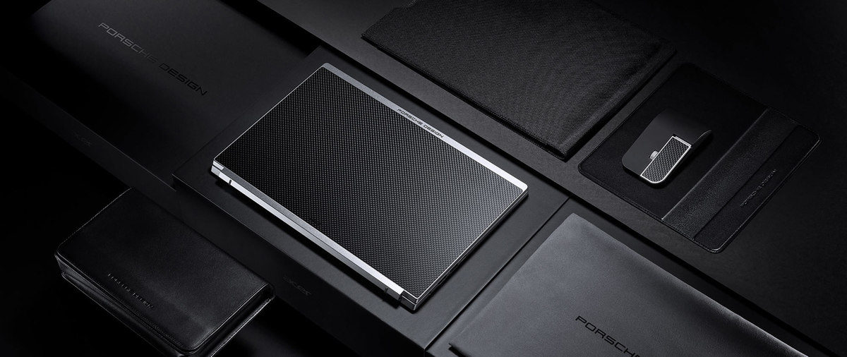 Cubierta de fibra de carbono 3K fabricada mediante corte de diamante y maquinaria CNC.