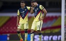 Aparte de que le anularon el gol, Henry todavía se llevó un golpazo en la cabeza por una patada de Diego Reyes. Foto: Mexsport
