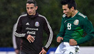 Andrés Guardado es baja por lesión, pero regresa Hirving Lozano. al Tri. (Imago7)