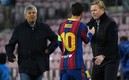 Messi saludó a Koeman cuando el DT rival se acercó a él. Foto: AFP