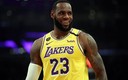 Fue el turno para LeBron James, quien se desquitó de todos los comentarios de Trump. Foto: AFP