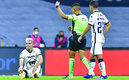 El central tuvo que salir de cambio en el juego frente a Cruz Azul (Imago7)
