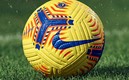 El balón es de la línea Flight de Nike y es el mismo modelo que en temporada normal, solo que en amarillo. Foto: Nike
