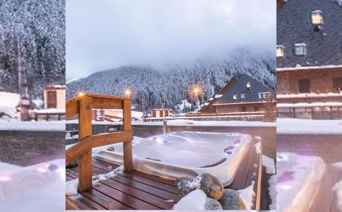 Podrás disfrutar del jacuzzi con un paisaje blanco.