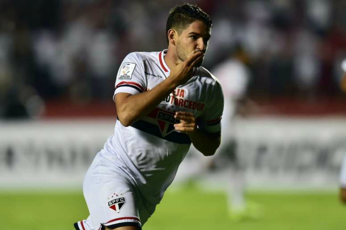 Alxandre Pato (31 años) | Vivió su mejor época con Milan pero gradualmente fue a menos. En Brasil fue irregular hasta que se quedó sin equipo.