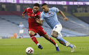 El central de los Reds, fuera buena parte de la temporada (AFP)