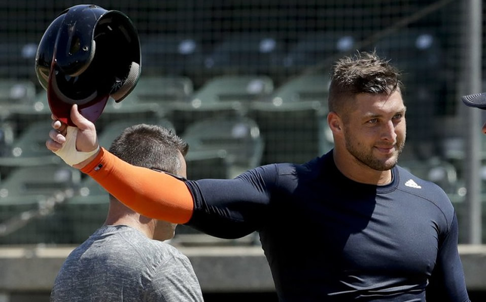 El sueño no acaba: Tim Tebow volverá en 2021