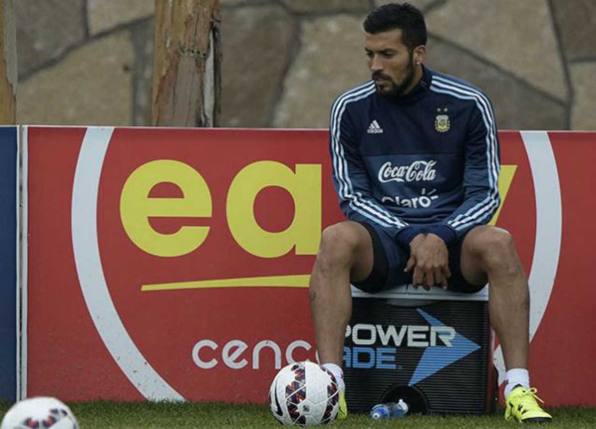 Ezequiel Garay (33 años) | el veterano atacante no renovó con Valencia y ahora está inactivo.